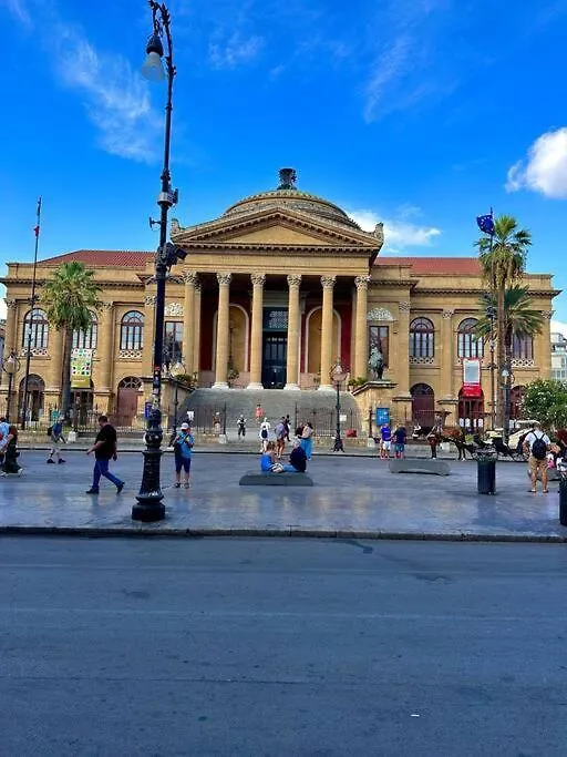 A 5 Minuti Dal Teatro Massimo Dama Home Palermo 0*,